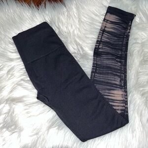 Free People Movement Leggings Tie Dye
Blue Size XS/Small